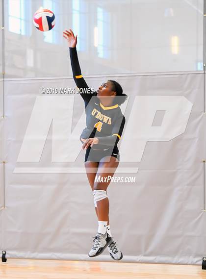 Thumbnail 1 in Bishop O'Dowd vs. Mira Costa (Nike Tournament of Champions) photogallery.