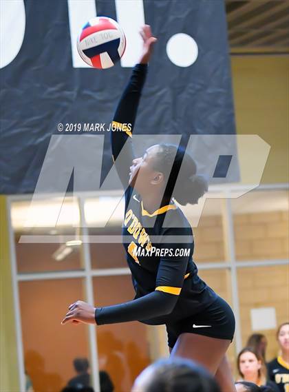 Thumbnail 3 in Bishop O'Dowd vs. Mira Costa (Nike Tournament of Champions) photogallery.