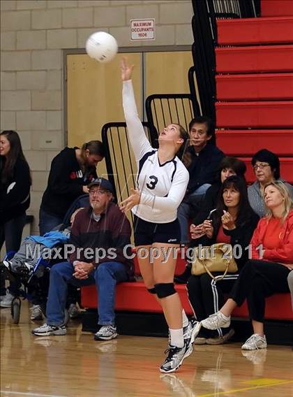 Thumbnail 2 in Bishiop O'Dowd vs. Napa (Super 8 Invitational) photogallery.