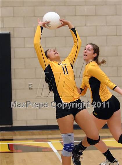 Thumbnail 2 in Bishiop O'Dowd vs. Napa (Super 8 Invitational) photogallery.