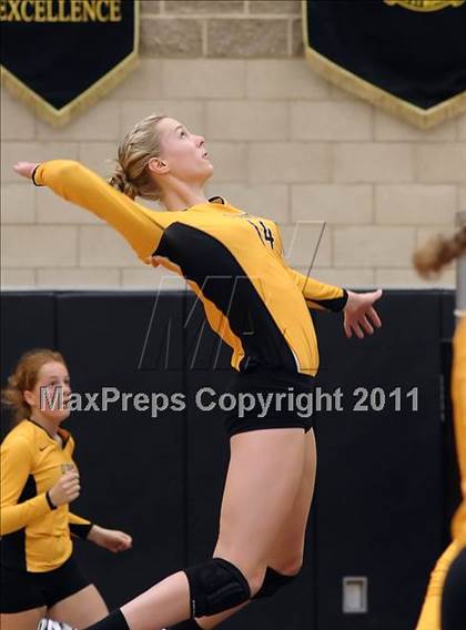 Thumbnail 1 in Bishiop O'Dowd vs. Napa (Super 8 Invitational) photogallery.
