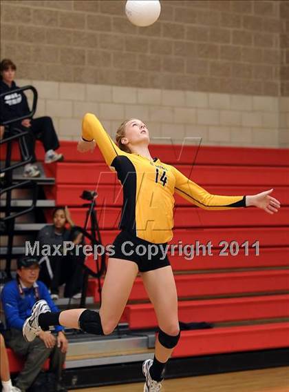 Thumbnail 2 in Bishiop O'Dowd vs. Napa (Super 8 Invitational) photogallery.