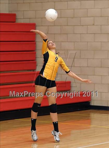Thumbnail 2 in Bishiop O'Dowd vs. Napa (Super 8 Invitational) photogallery.