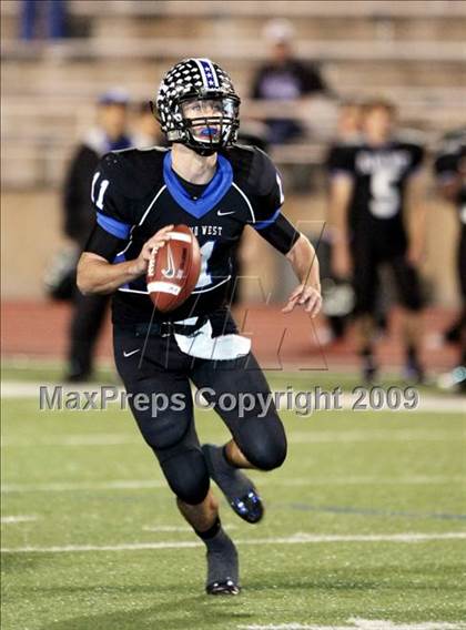Thumbnail 2 in Plano West vs. Cedar Hill (Texas Bi-District Playoffs) photogallery.