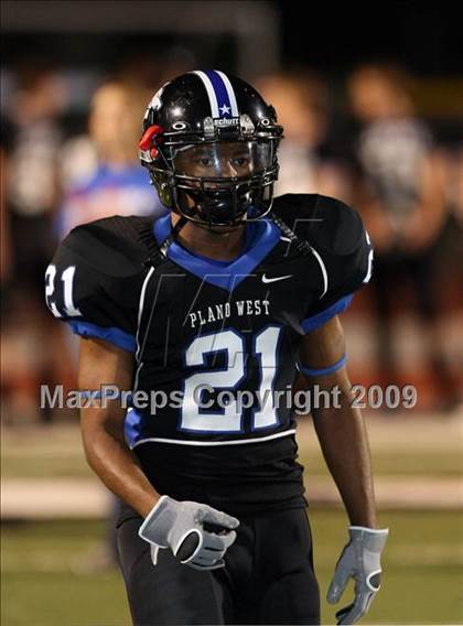 Thumbnail 1 in Plano West vs. Cedar Hill (Texas Bi-District Playoffs) photogallery.
