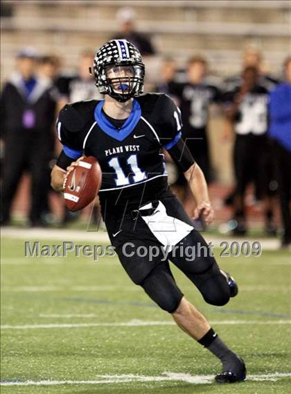 Thumbnail 3 in Plano West vs. Cedar Hill (Texas Bi-District Playoffs) photogallery.