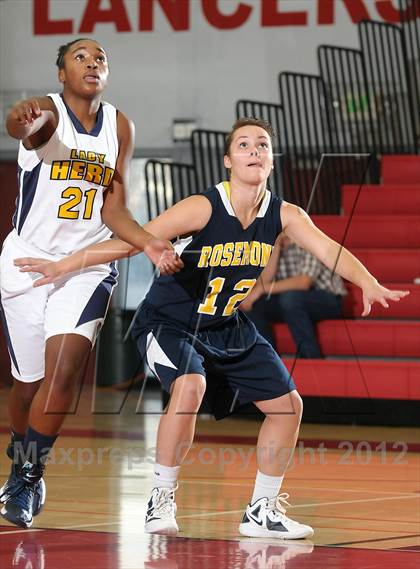 Thumbnail 3 in Rosemenot vs. Elk Grove (Cordova Tournament) photogallery.