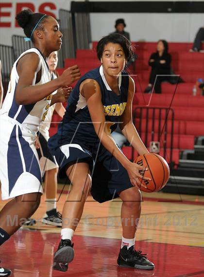 Thumbnail 2 in Rosemenot vs. Elk Grove (Cordova Tournament) photogallery.