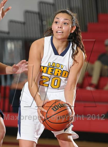 Thumbnail 2 in Rosemenot vs. Elk Grove (Cordova Tournament) photogallery.