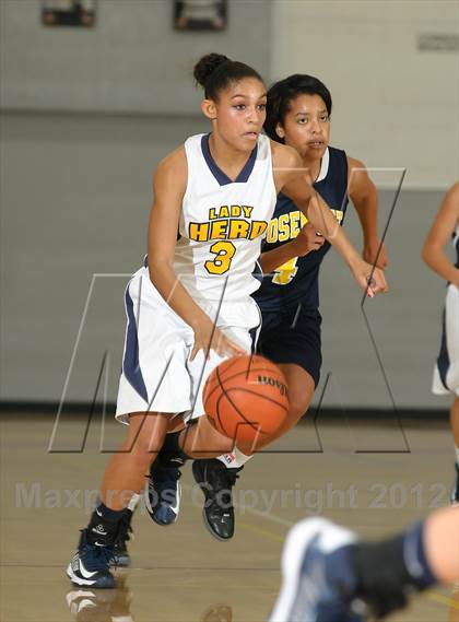 Thumbnail 3 in Rosemenot vs. Elk Grove (Cordova Tournament) photogallery.