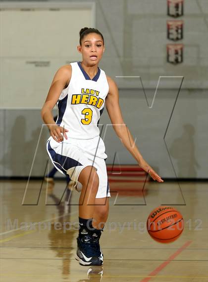 Thumbnail 2 in Rosemenot vs. Elk Grove (Cordova Tournament) photogallery.