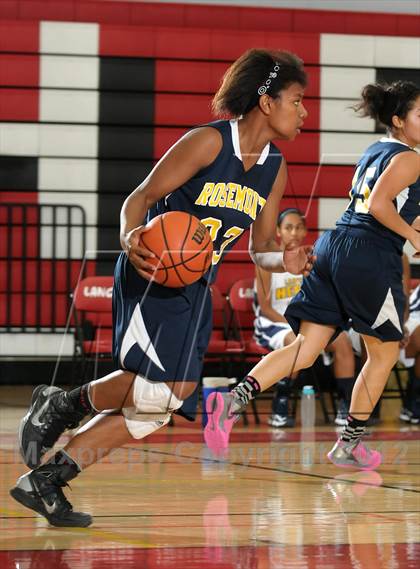 Thumbnail 3 in Rosemenot vs. Elk Grove (Cordova Tournament) photogallery.