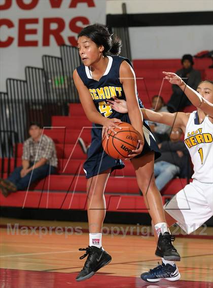Thumbnail 2 in Rosemenot vs. Elk Grove (Cordova Tournament) photogallery.
