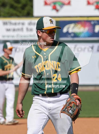 Thumbnail 2 in Medway vs. Taconic (MIAA Division 3 Final) photogallery.