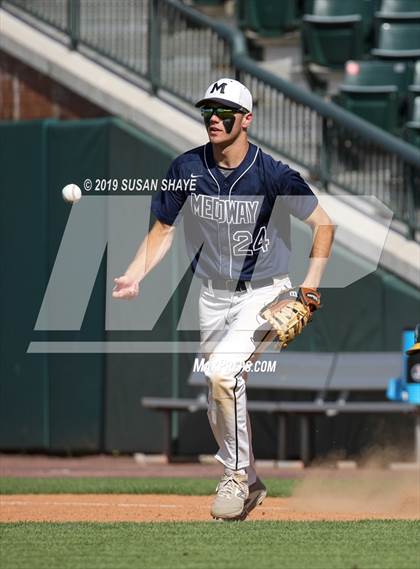 Thumbnail 2 in Medway vs. Taconic (MIAA Division 3 Final) photogallery.