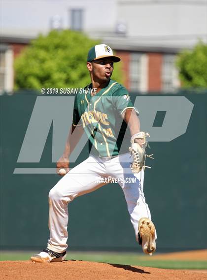 Thumbnail 2 in Medway vs. Taconic (MIAA Division 3 Final) photogallery.