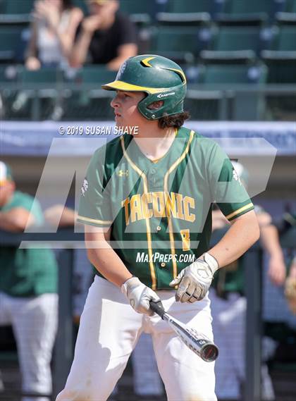 Thumbnail 2 in Medway vs. Taconic (MIAA Division 3 Final) photogallery.