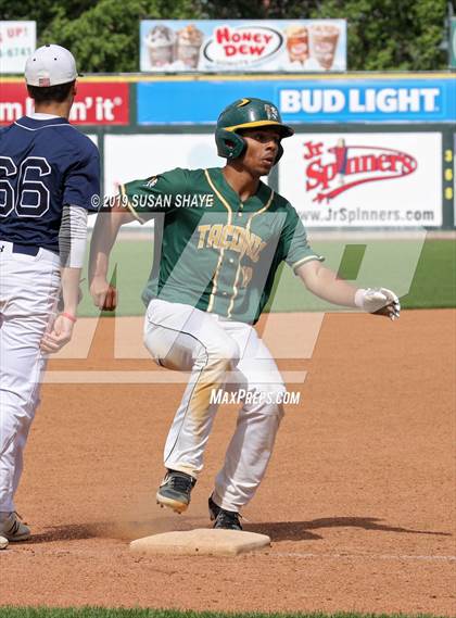 Thumbnail 1 in Medway vs. Taconic (MIAA Division 3 Final) photogallery.