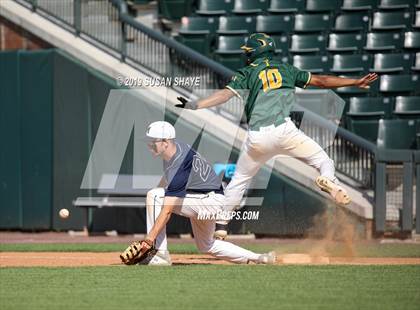 Thumbnail 2 in Medway vs. Taconic (MIAA Division 3 Final) photogallery.