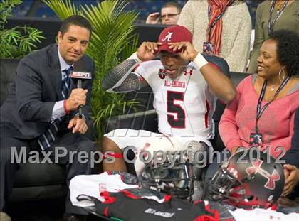 Thumbnail 3 in Under Armour All-American Game photogallery.