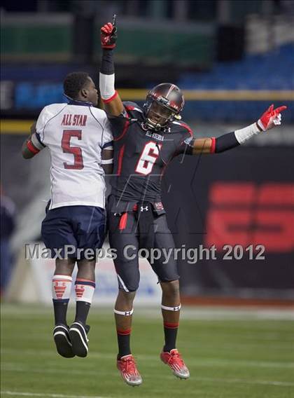 Thumbnail 2 in Under Armour All-American Game photogallery.