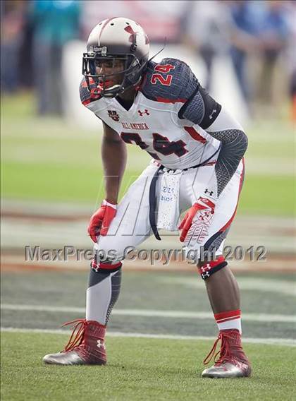 Thumbnail 3 in Under Armour All-American Game photogallery.