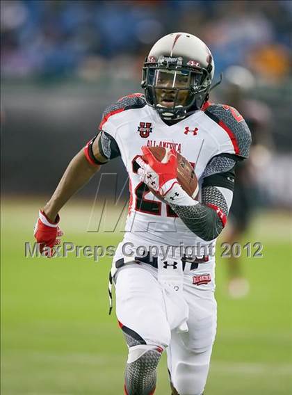 Thumbnail 3 in Under Armour All-American Game photogallery.