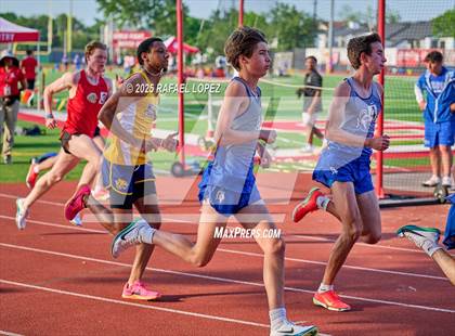 Thumbnail 2 in Eagle No Tax Relays (800M) photogallery.