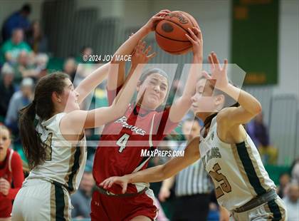Thumbnail 1 in Logan Elm @ Athens photogallery.
