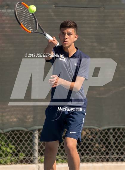 Thumbnail 2 in Delano vs. Bakersfield (Lynch Cup) photogallery.