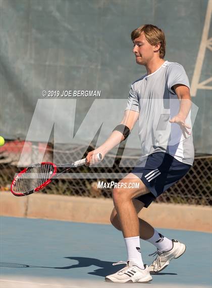 Thumbnail 2 in Delano vs. Bakersfield (Lynch Cup) photogallery.