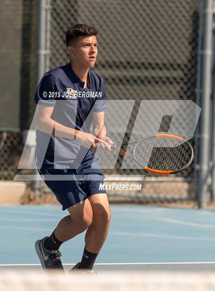 Thumbnail 3 in Delano vs. Bakersfield (Lynch Cup) photogallery.