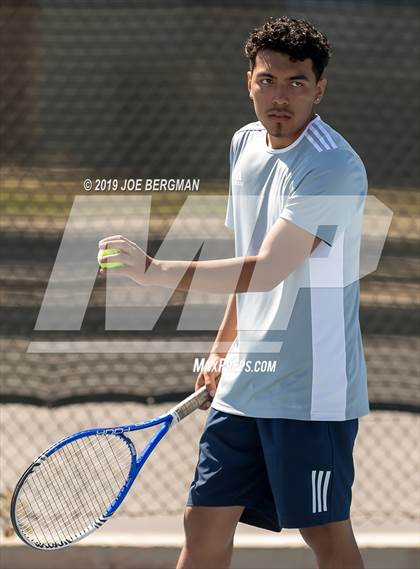 Thumbnail 2 in Delano vs. Bakersfield (Lynch Cup) photogallery.