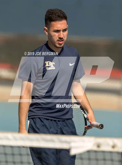 Thumbnail 3 in Delano vs. Bakersfield (Lynch Cup) photogallery.