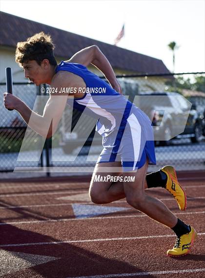 Thumbnail 2 in FHSAA District 3-2A (4 x 400 Relay) photogallery.