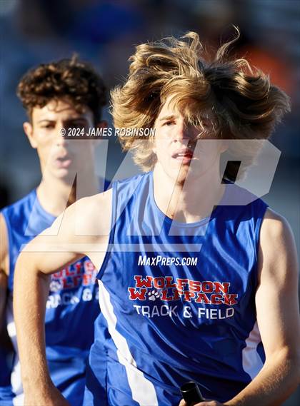 Thumbnail 3 in FHSAA District 3-2A (4 x 400 Relay) photogallery.