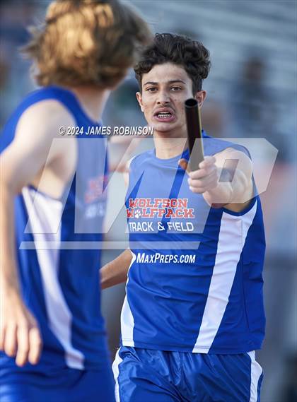 Thumbnail 1 in FHSAA District 3-2A (4 x 400 Relay) photogallery.