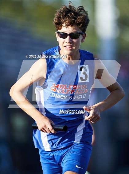 Thumbnail 1 in FHSAA District 3-2A (4 x 400 Relay) photogallery.