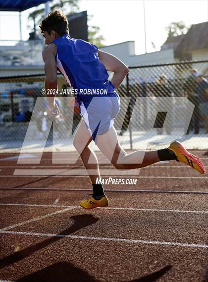 Thumbnail 1 in FHSAA District 3-2A (4 x 400 Relay) photogallery.