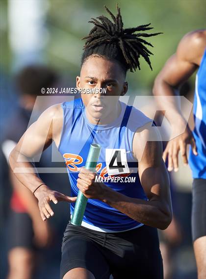 Thumbnail 2 in FHSAA District 3-2A (4 x 400 Relay) photogallery.