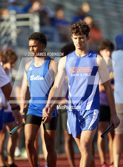 Thumbnail 3 in FHSAA District 3-2A (4 x 400 Relay) photogallery.