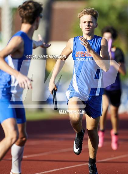 Thumbnail 2 in FHSAA District 3-2A (4 x 400 Relay) photogallery.