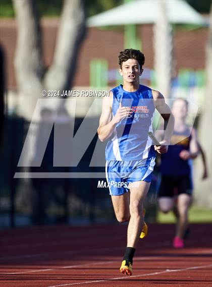 Thumbnail 3 in FHSAA District 3-2A (4 x 400 Relay) photogallery.