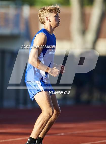 Thumbnail 2 in FHSAA District 3-2A (4 x 400 Relay) photogallery.