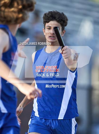 Thumbnail 1 in FHSAA District 3-2A (4 x 400 Relay) photogallery.