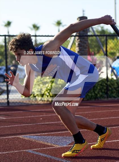 Thumbnail 2 in FHSAA District 3-2A (4 x 400 Relay) photogallery.