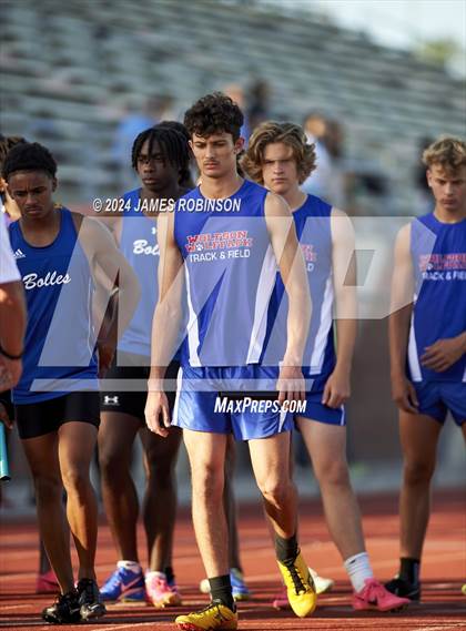 Thumbnail 2 in FHSAA District 3-2A (4 x 400 Relay) photogallery.