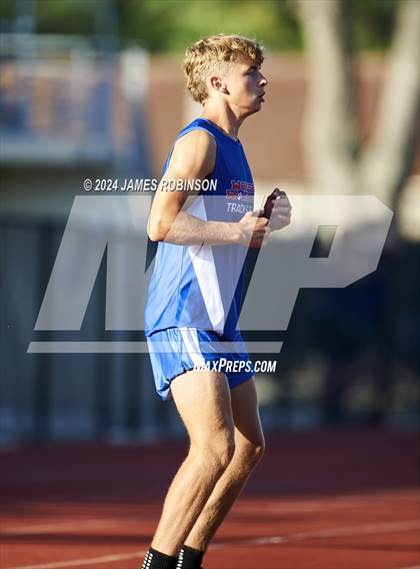 Thumbnail 2 in FHSAA District 3-2A (4 x 400 Relay) photogallery.