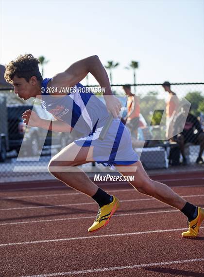 Thumbnail 3 in FHSAA District 3-2A (4 x 400 Relay) photogallery.