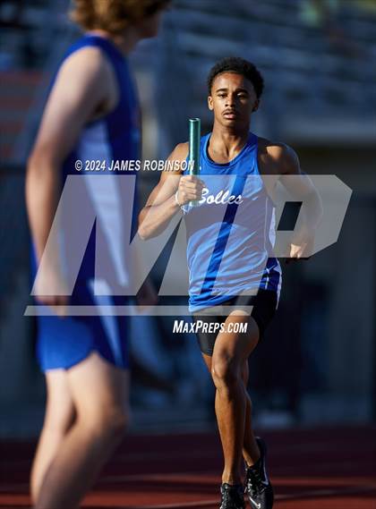 Thumbnail 3 in FHSAA District 3-2A (4 x 400 Relay) photogallery.